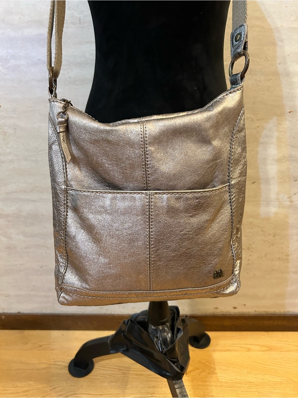 The Sak Lucia Crossbody Bag. Pebbled Leather